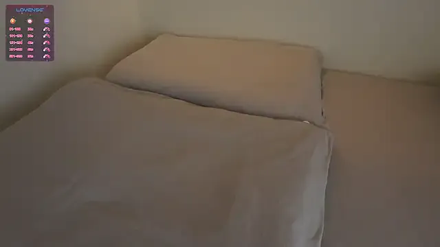 CARMIYNNA – webcam model profile photo Image 7