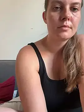 CassieGil – webcam model profile photo Image 4