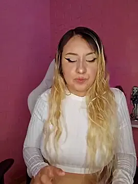 AnitaVega – webcam model profile photo Image 2