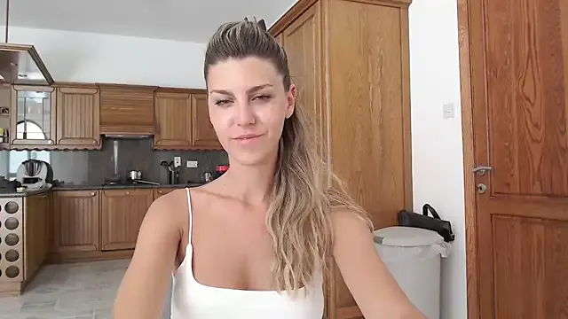 TifanyCadavid – webcam model profile photo Image 2