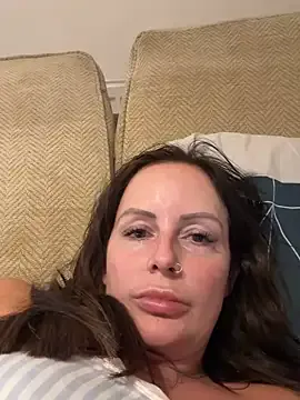 EllieKlark – webcam model profile photo Image 5