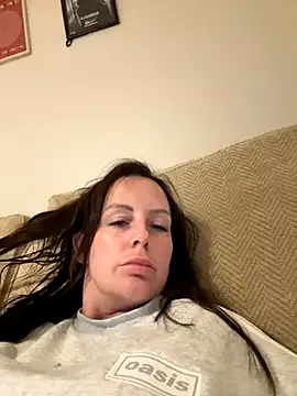 EllieKlark – webcam model profile photo Image 6