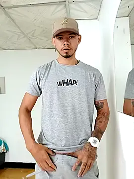 tai_fun – webcam model profile photo Image 12