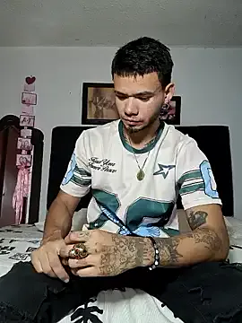 tai_fun – webcam model profile photo Image 5