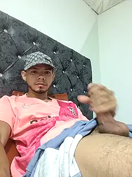 tai_fun – webcam model profile photo Image 9