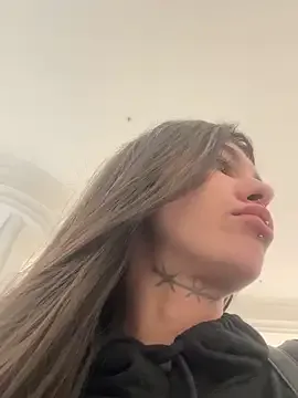 alanna_Micheles – webcam model profile photo Image 5