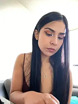 Noya – webcam model profile photo Image 16