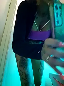 AdaharaBanks – webcam model profile photo Image 10