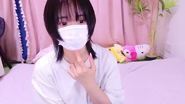 emma_tour – webcam model profile photo Image 12