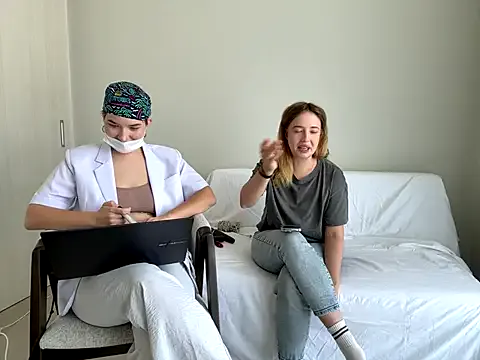 CassieGil – webcam model profile photo Image 3