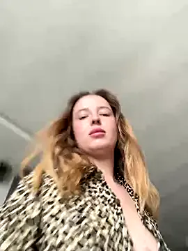 CassieGil – webcam model profile photo Image 8