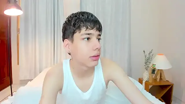 AmyBelmontt – webcam model profile photo Image 14