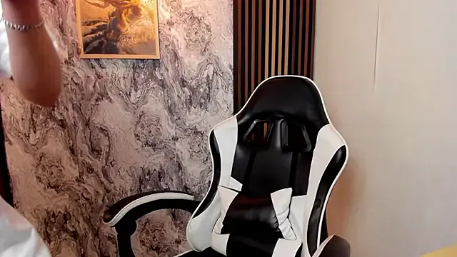 AmyBelmontt – webcam model profile photo Image 16