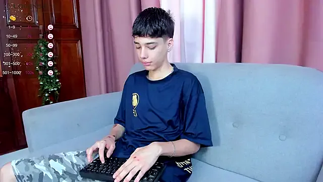 AmyBelmontt – webcam model profile photo Image 8