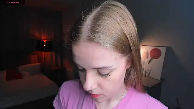 LyraCarvajal – webcam model profile photo Image 6