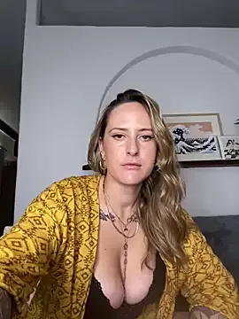 MARRIED-MAN-FETISH – webcam model profile photo Image 4