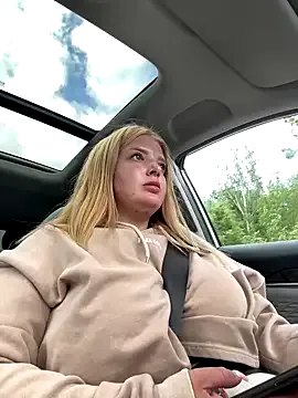 GiaMazzon – webcam model profile photo Image 2