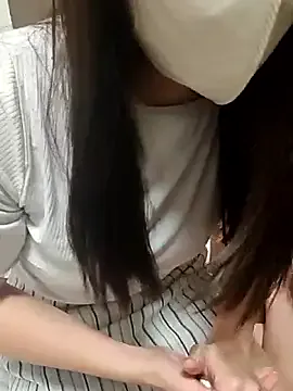 PearlQuinn – webcam model profile photo Image 2