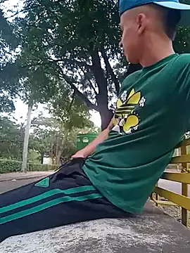 LaraOlsen – webcam model profile photo Image 10