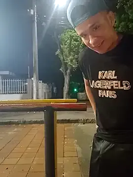 LaraOlsen – webcam model profile photo Image 12