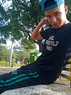 LaraOlsen – webcam model profile photo Image 13