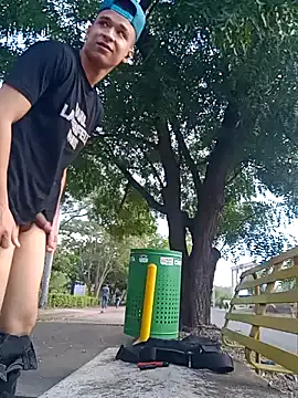 LaraOlsen – webcam model profile photo Image 15