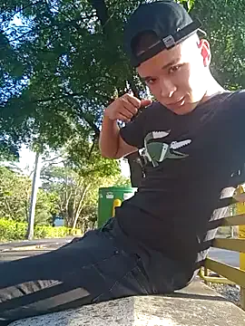 LaraOlsen – webcam model profile photo Image 16