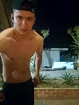 LaraOlsen – webcam model profile photo Image 19