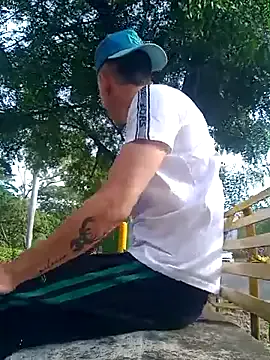 LaraOlsen – webcam model profile photo Image 7