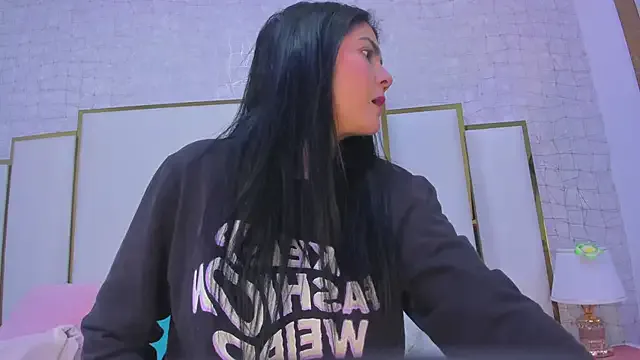 Hiiichan88 – webcam model profile photo Image 7