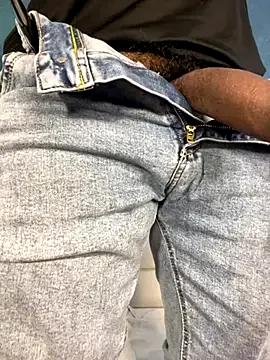 curlytwinkboy – webcam model profile photo Image 7