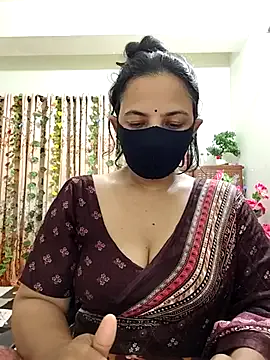 LyraCarvajal – webcam model profile photo Image 15