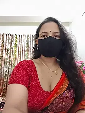 LyraCarvajal – webcam model profile photo Image 6