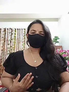 LyraCarvajal – webcam model profile photo Image 8