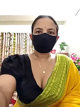 LyraCarvajal – webcam model profile photo Image 9