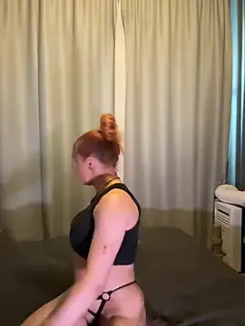 LauraCaruso – webcam model profile photo Image 13