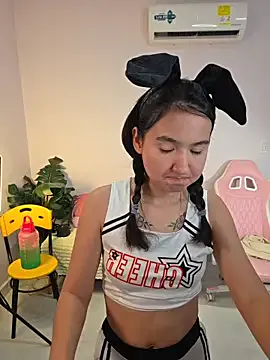 VivianWilson – webcam model profile photo Image 13