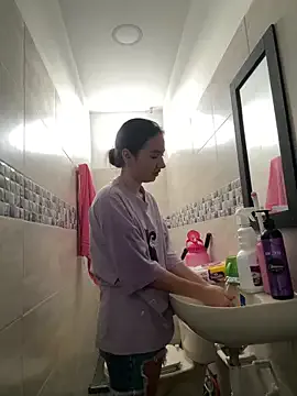 VivianWilson – webcam model profile photo Image 3