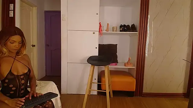 KimberlyWalthon – webcam model profile photo Image 7