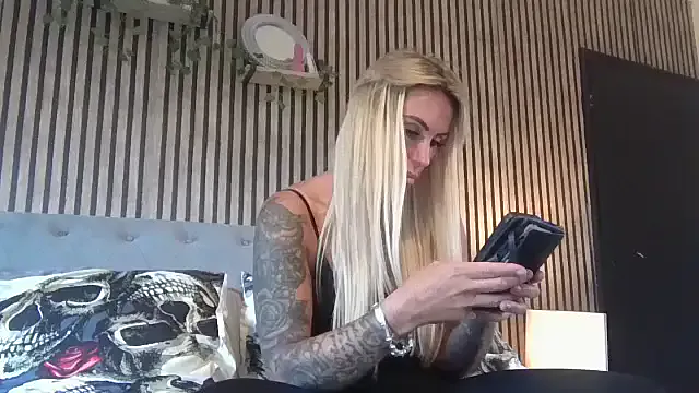 BellaDavies – webcam model profile photo Image 15