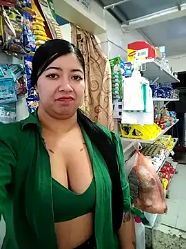 EmilyWeston – webcam model profile photo Image 18