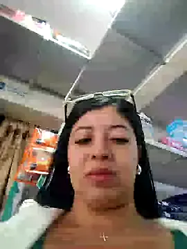 EmilyWeston – webcam model profile photo Image 5