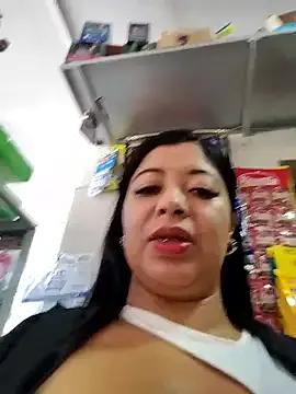 EmilyWeston – webcam model profile photo Image 8