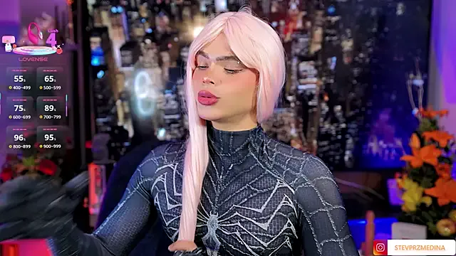 AishaNowak – webcam model profile photo Image 4