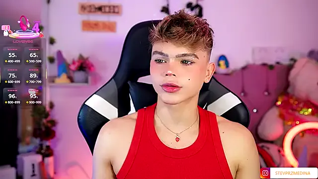 AishaNowak – webcam model profile photo Image 5