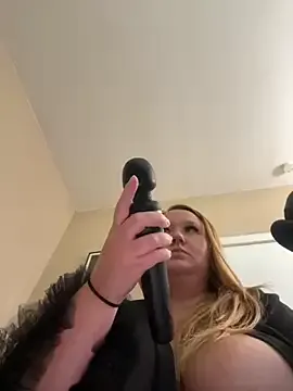 CheerryX – webcam model profile photo Image 17