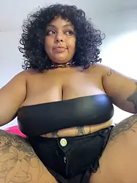 bathory_vamps – webcam model profile photo Image 18