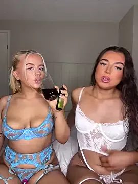 AneAdams – webcam model profile photo Image 11