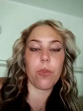 NatallieLynn – webcam model profile photo Image 4