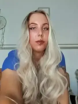 NatallieLynn – webcam model profile photo Image 8